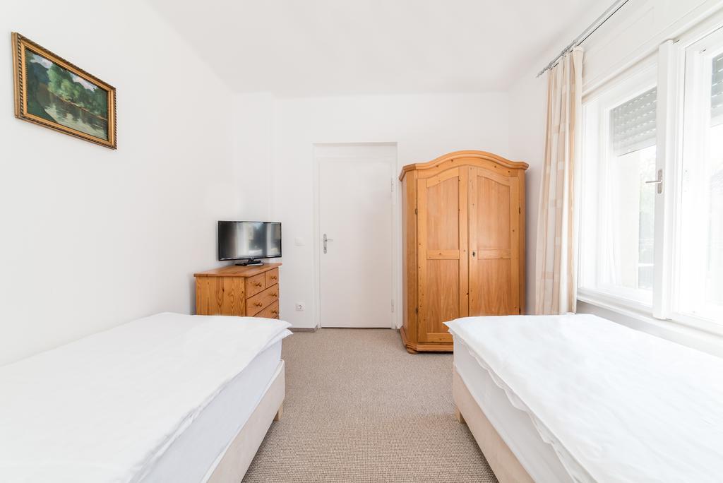 Forestine Guesthouse ヘーヴィーズ エクステリア 写真